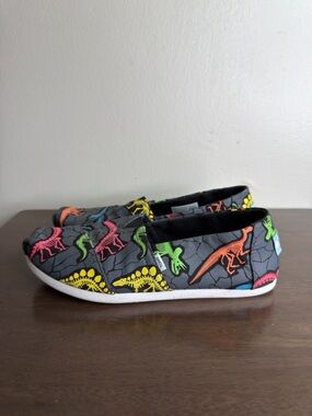 TOMS Alpargata Glow in the Dark Neon Dinosaur Print Flats Sz 6